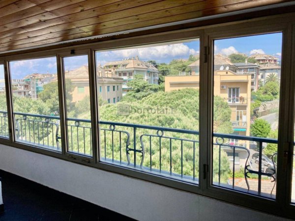 appartamento in vendita a Genova in zona Sturla