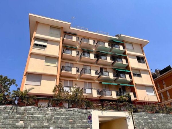 appartamento in vendita a Genova in zona Palmaro / Pra'