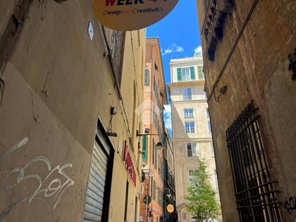 appartamento in vendita a Genova in zona Sottoripa / Maddalena / Molo