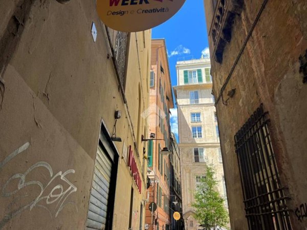 appartamento in vendita a Genova in zona Sottoripa / Maddalena / Molo
