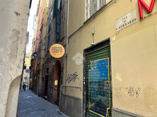 appartamento in vendita a Genova in zona Sottoripa / Maddalena / Molo