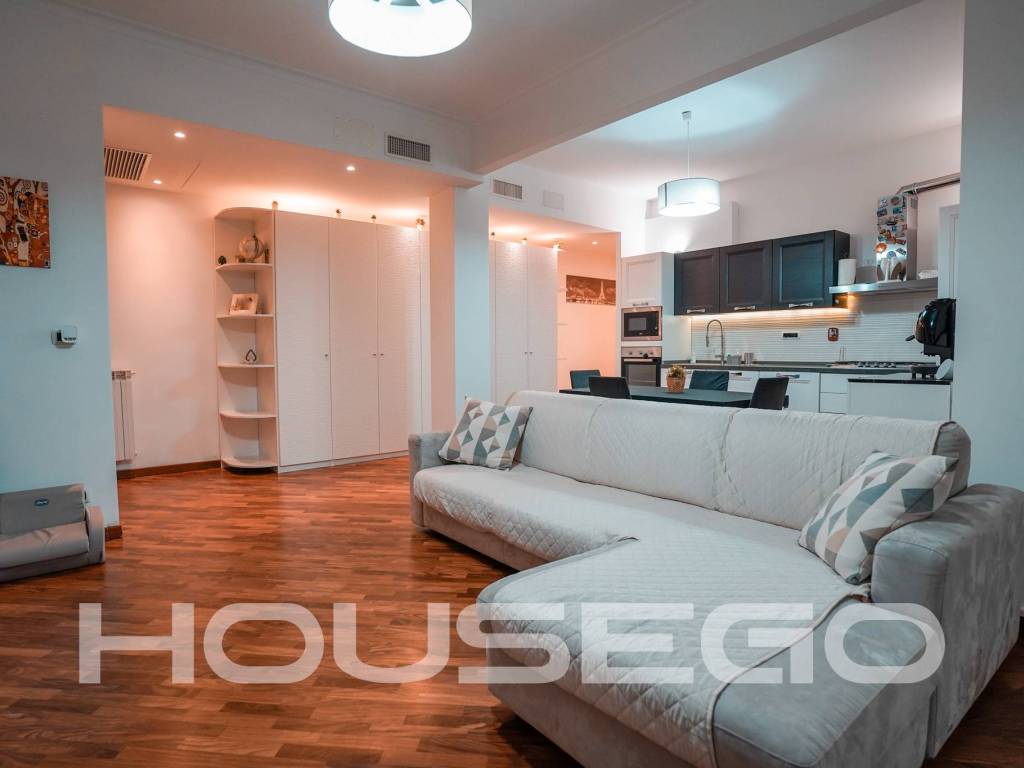 appartamento in vendita a Genova in zona Staglieno