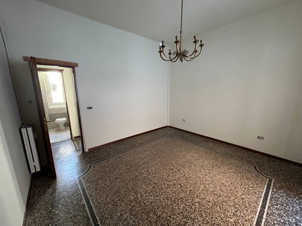 appartamento in vendita a Genova in zona Marassi