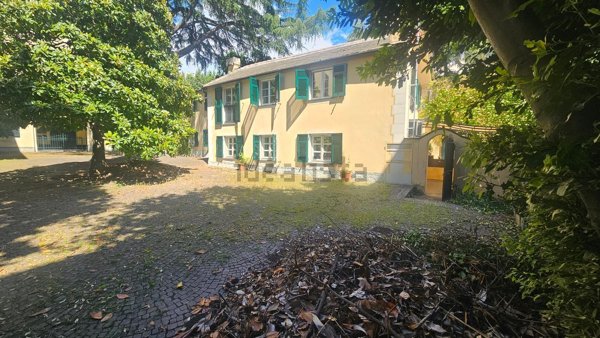 casa indipendente in vendita a Genova in zona Albaro