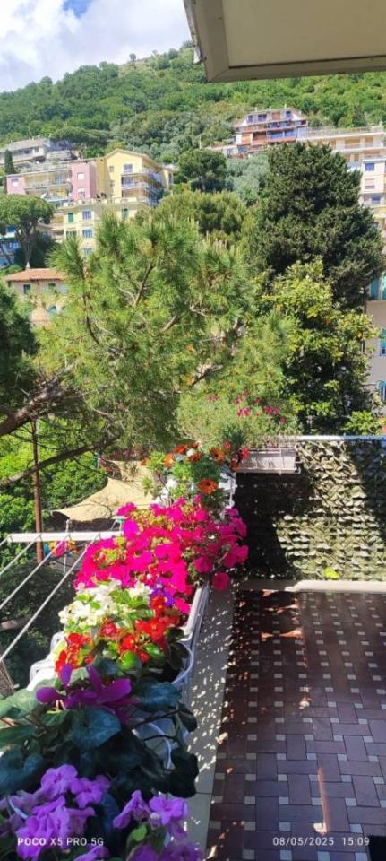 appartamento in vendita a Genova in zona Quinto al Mare
