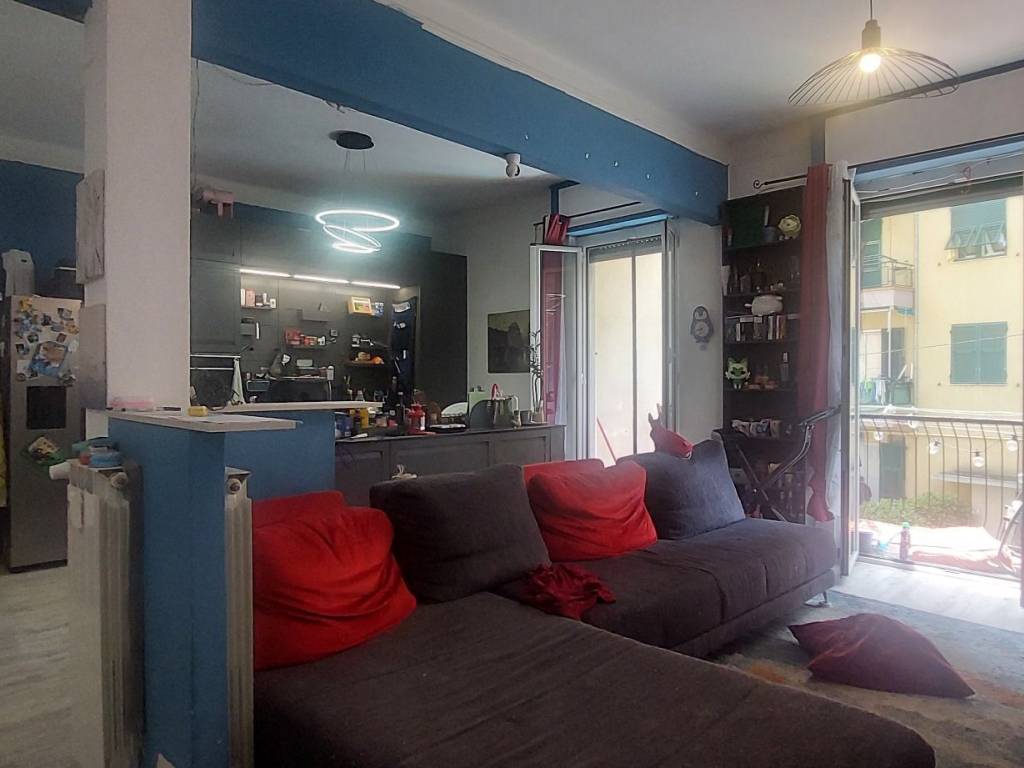 appartamento in vendita a Genova in zona Sestri Ponente