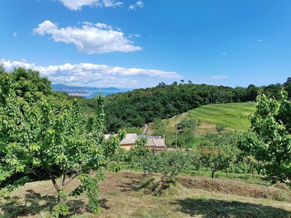 casa indipendente in vendita a Genova in zona Voltri