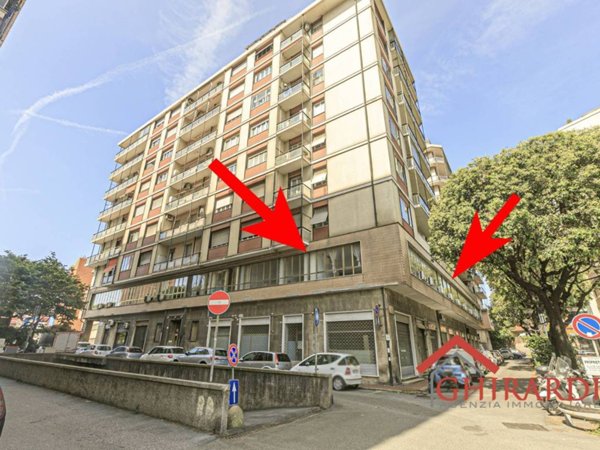 ufficio in vendita a Genova in zona Cornigliano
