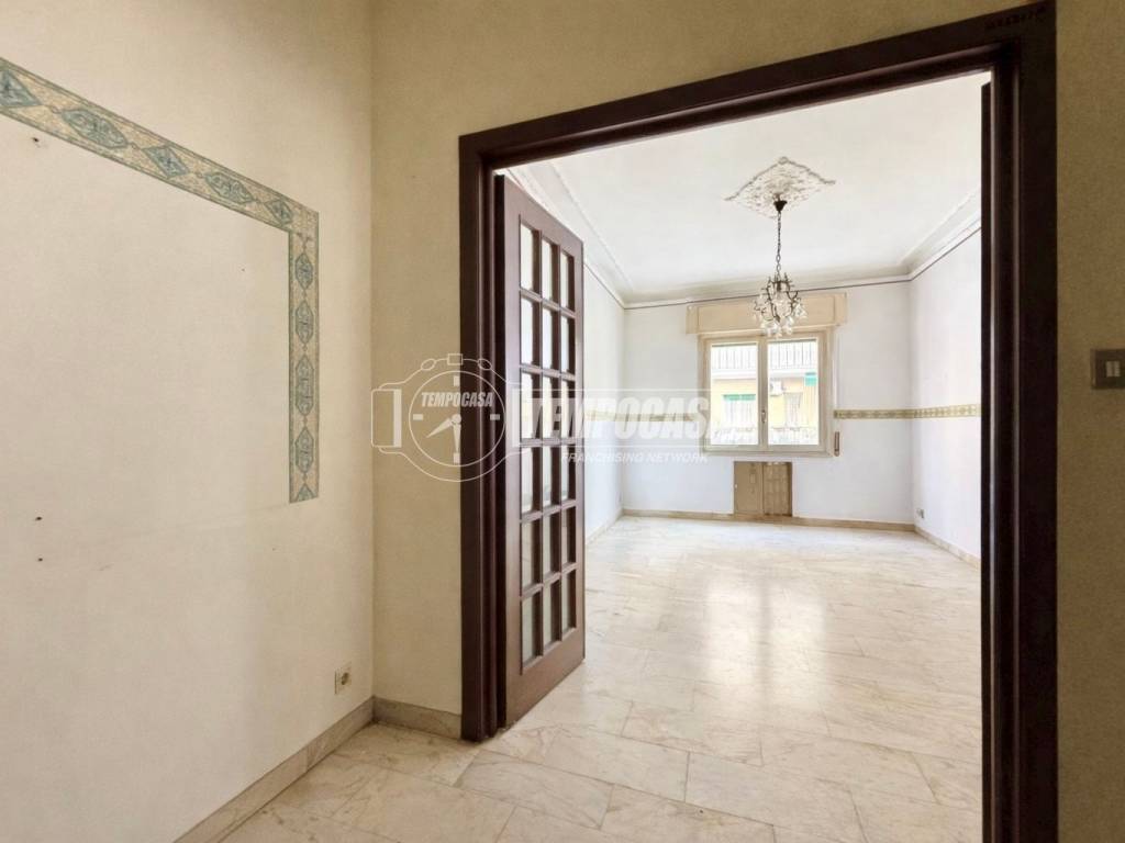 appartamento in vendita a Genova in zona Sestri Ponente