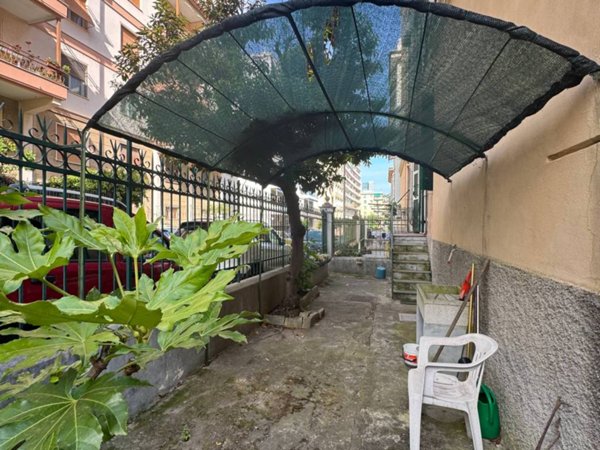 appartamento in vendita a Genova in zona Sestri Ponente