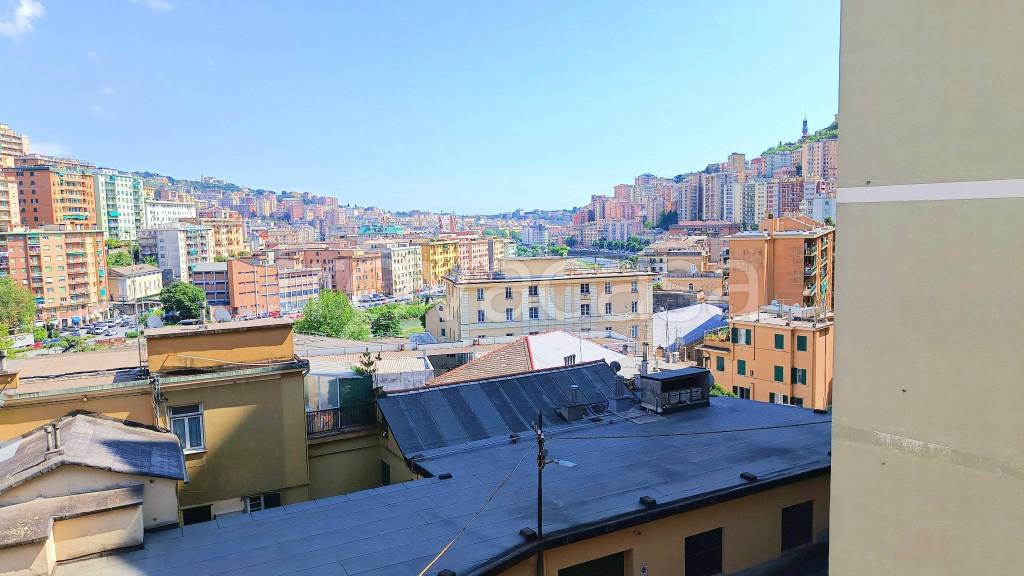 appartamento in vendita a Genova in zona Staglieno