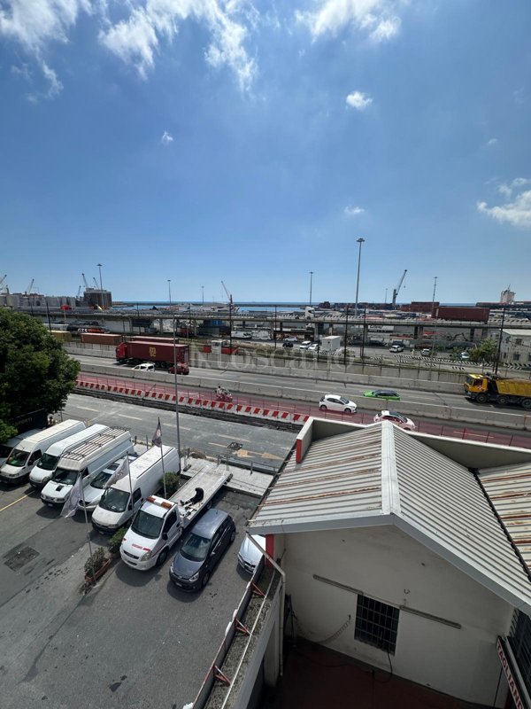 appartamento in vendita a Genova in zona Sampierdarena