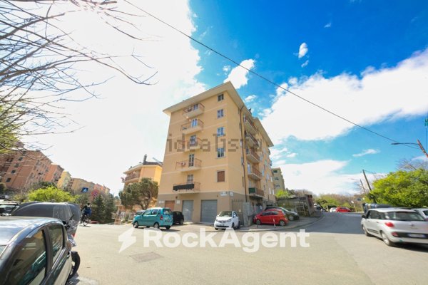 appartamento in vendita a Genova in zona Oregina