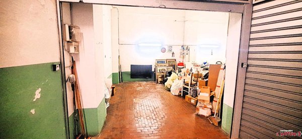 negozio in vendita a Genova in zona Sampierdarena