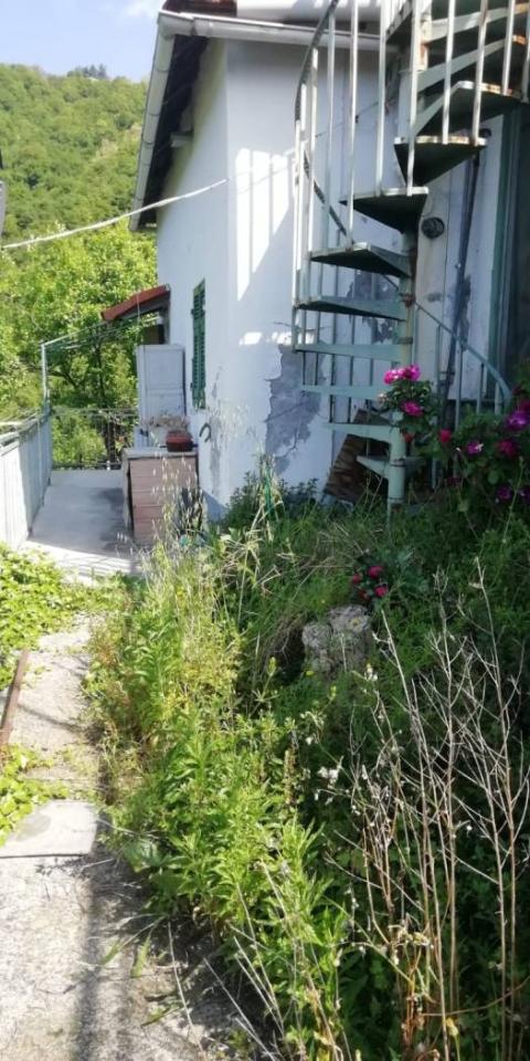 casa indipendente in vendita a Genova in zona Struppa