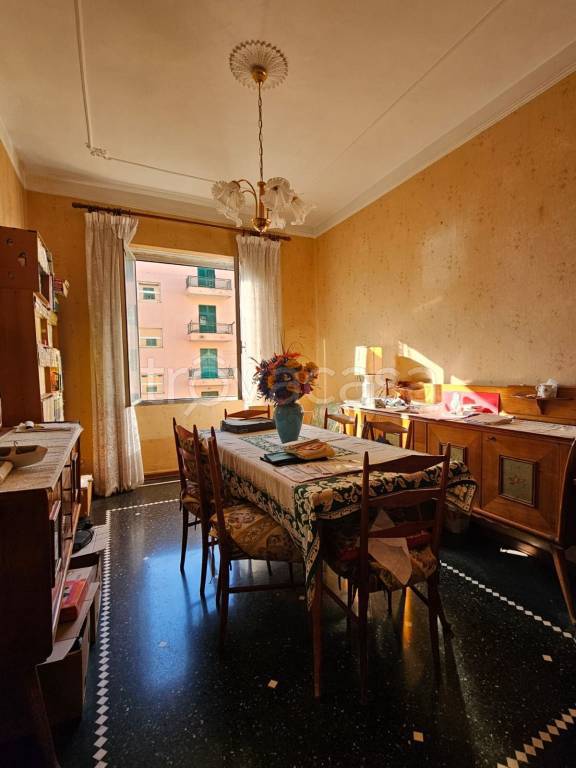 appartamento in vendita a Genova in zona Sestri Ponente