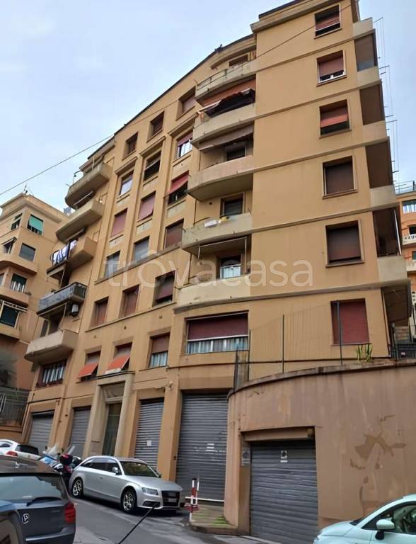 appartamento in vendita a Genova in zona Sampierdarena