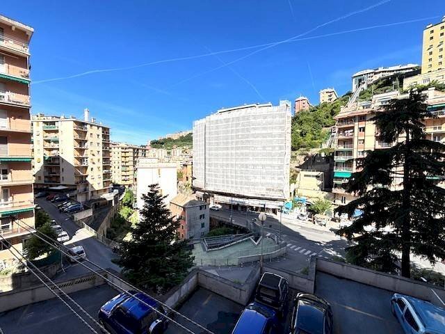 appartamento in vendita a Genova in zona Quezzi