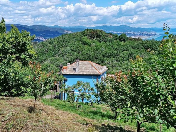 casa indipendente in vendita a Genova in zona Crevari