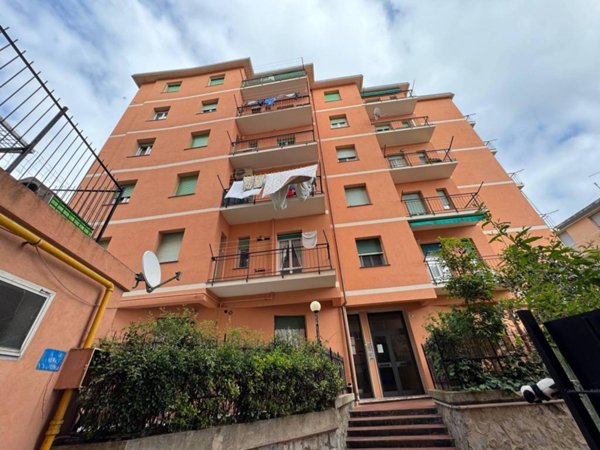 appartamento in vendita a Genova in zona Palmaro / Pra'