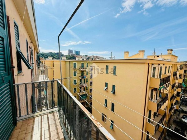 appartamento in vendita a Genova in zona Sestri Ponente