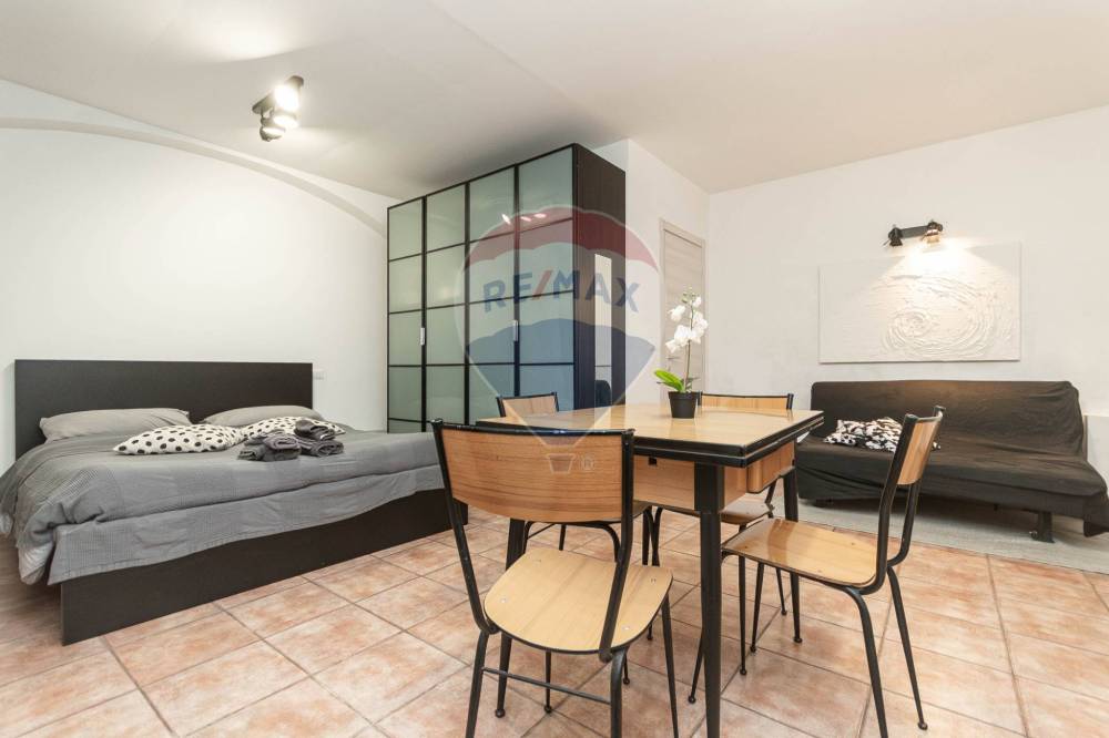 appartamento in vendita a Genova in zona Sottoripa / Maddalena / Molo