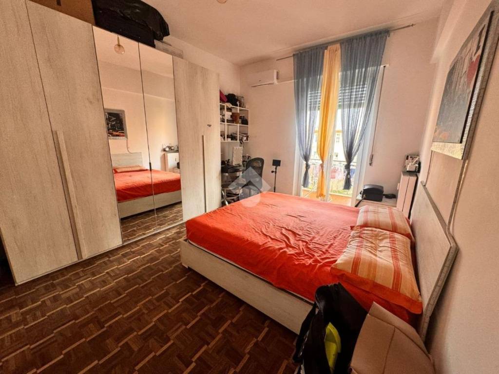 pentavano in vendita a Genova in zona Sampierdarena