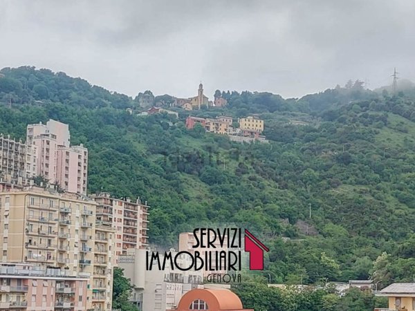appartamento in vendita a Genova in zona Lagaccio / Granarolo