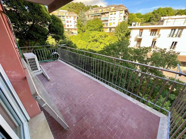 appartamento in vendita a Genova in zona Sturla