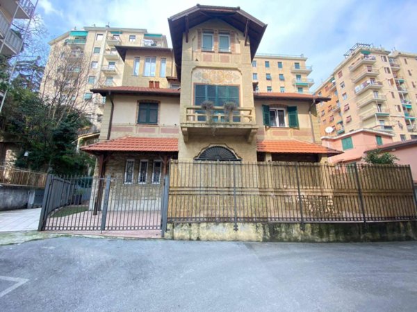 appartamento in vendita a Genova in zona Sturla