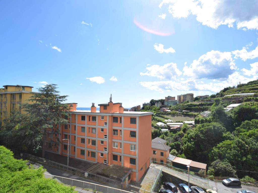 appartamento in vendita a Genova in zona Palmaro / Pra'