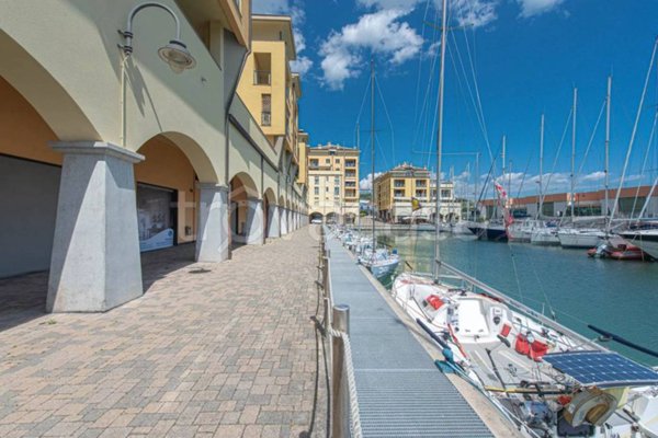 appartamento in vendita a Genova in zona Sottoripa / Maddalena / Molo