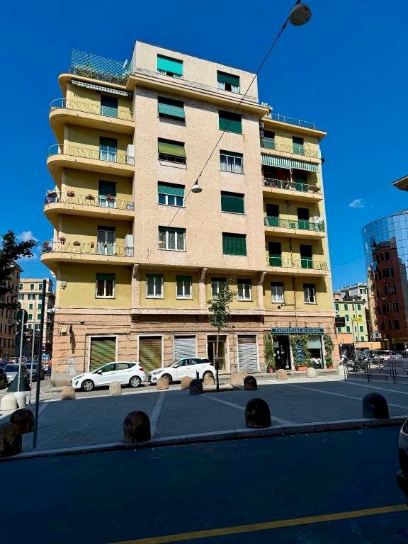 casa indipendente in vendita a Genova in zona Sampierdarena