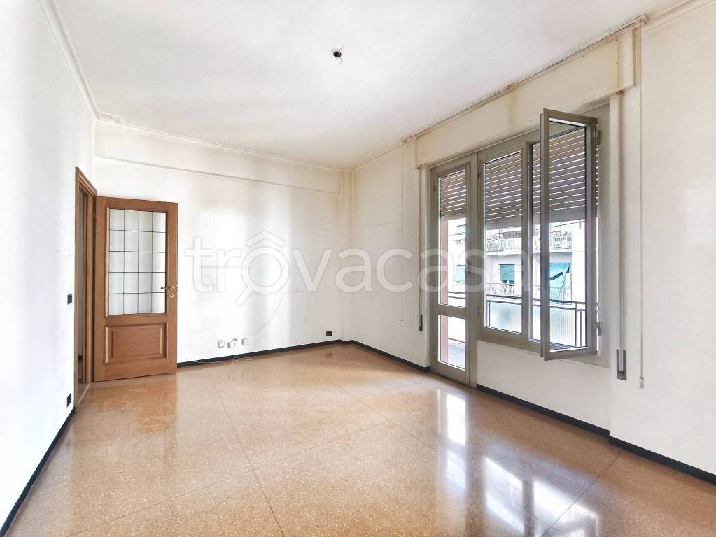 appartamento in vendita a Genova in zona Sampierdarena