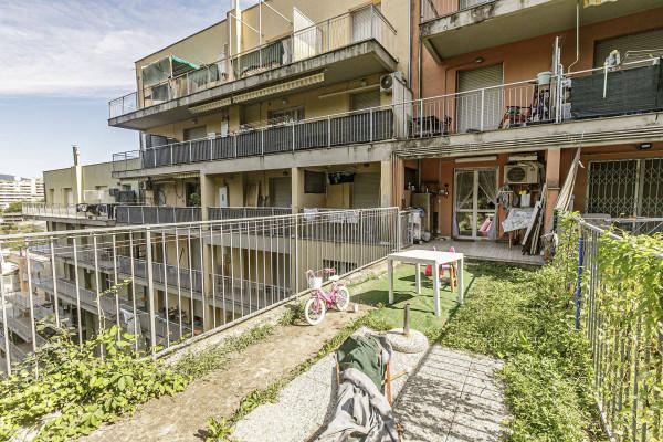appartamento in vendita a Genova in zona Rivarolo