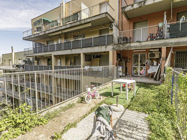 appartamento in vendita a Genova in zona Rivarolo