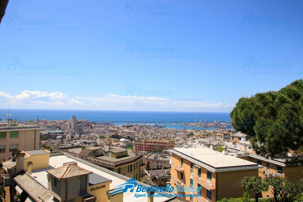appartamento in vendita a Genova in zona Castelletto