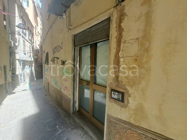 locale commerciale in vendita a Genova in zona Sottoripa / Maddalena / Molo