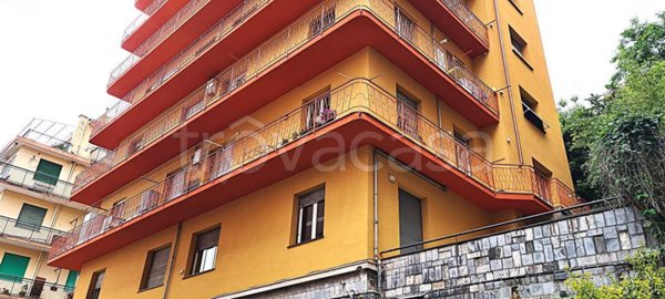 appartamento in vendita a Genova in zona Rivarolo