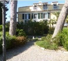 appartamento in vendita a Genova in zona Quarto dei Mille