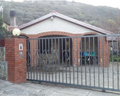 casa indipendente in vendita a Genova