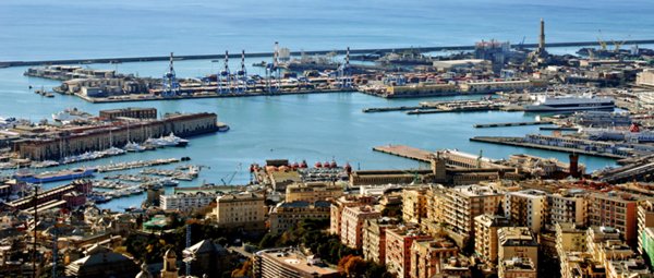 negozio in vendita a Genova in zona Sottoripa / Maddalena / Molo