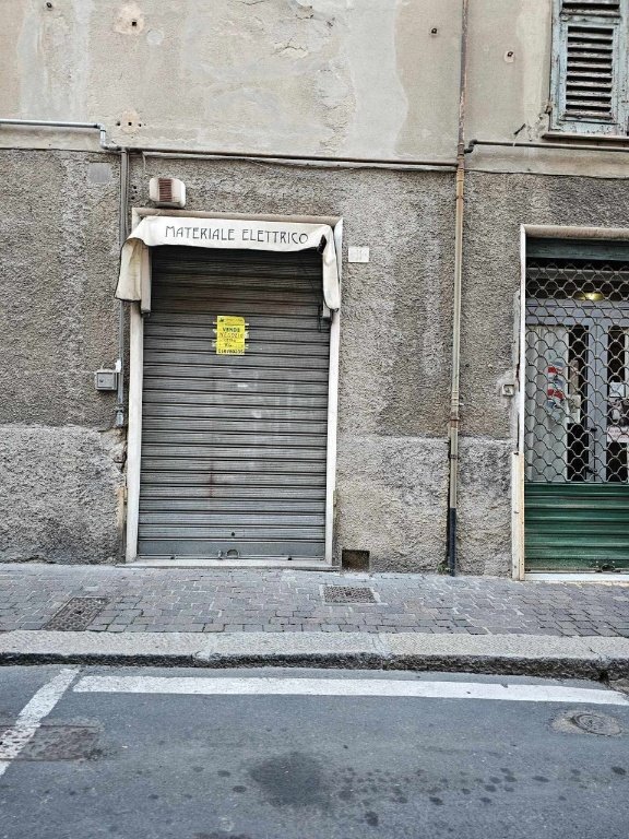 negozio in vendita a Genova in zona Pontedecimo