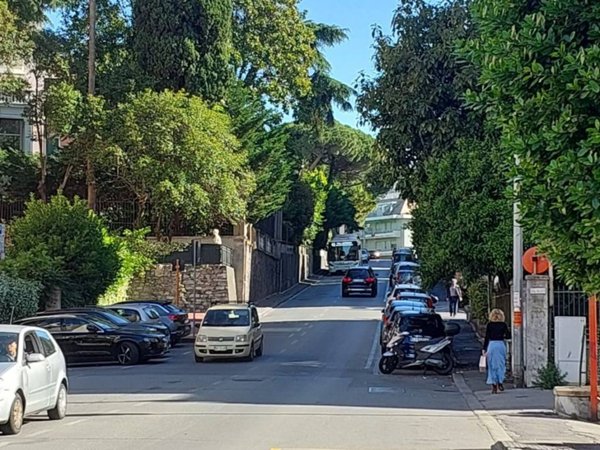 appartamento in vendita a Genova in zona Sturla