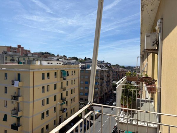 appartamento in vendita a Genova in zona Sturla