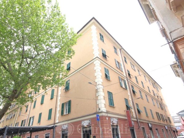 appartamento in vendita a Genova in zona Sestri Ponente