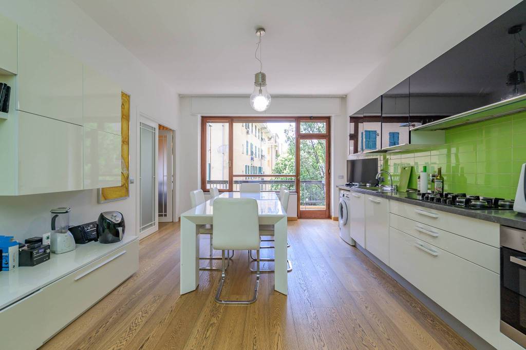 appartamento in vendita a Genova in zona Sestri Ponente