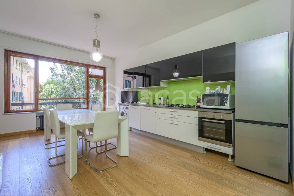 appartamento in vendita a Genova in zona Sestri Ponente