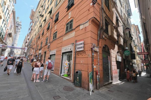 appartamento in vendita a Genova in zona Sottoripa / Maddalena / Molo