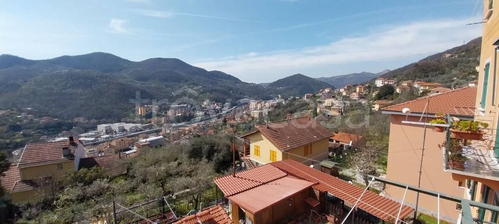 appartamento in vendita a Genova in zona Struppa